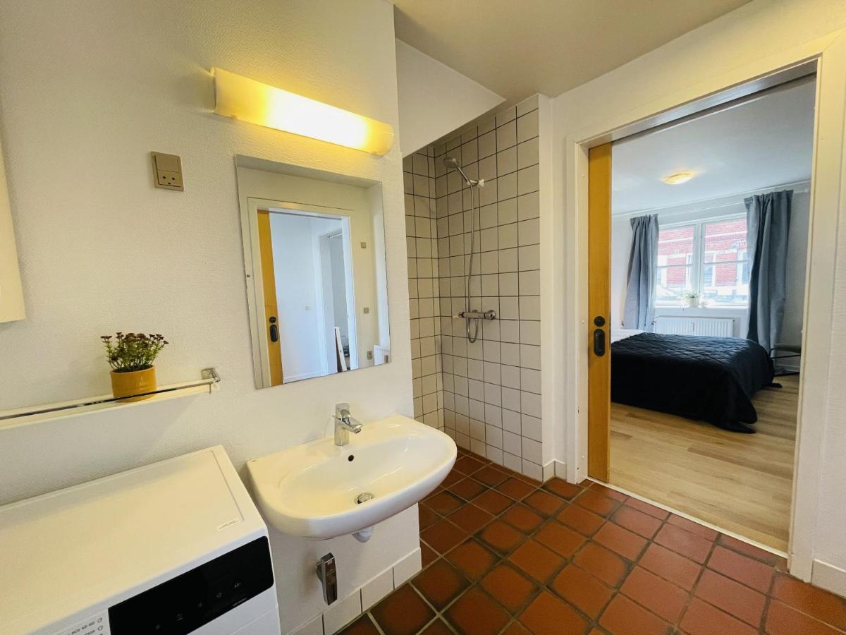 Aday - Central Terrace Apartment In Hjørring Buitenkant foto
